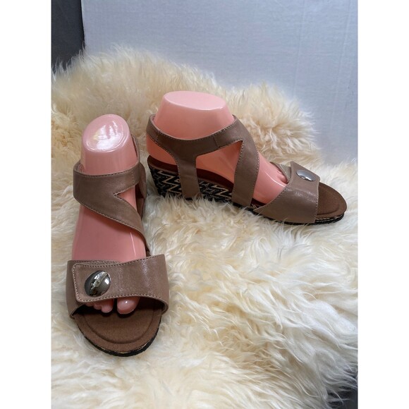 Silver Lining by Alivio Taupe Multi Kiara wedge heel strappy sandal EU 39 US 8.5 - Picture 1 of 10